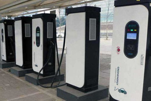 假期充電難 混動(dòng)車型搶充電樁引爭(zhēng)議，新能源充電樁為何區(qū)別對(duì)待？